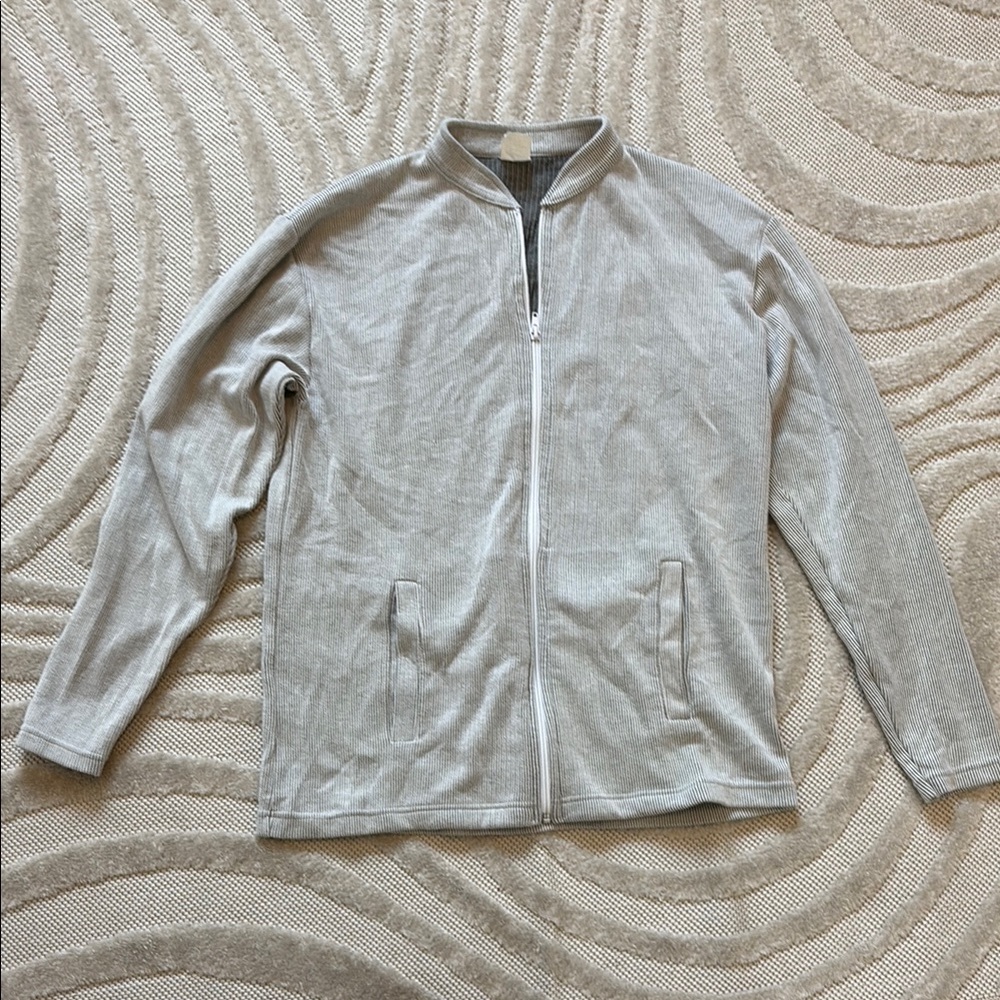 Gray Zip Up Jacket with Mock Neck and Ribbed Cuffs